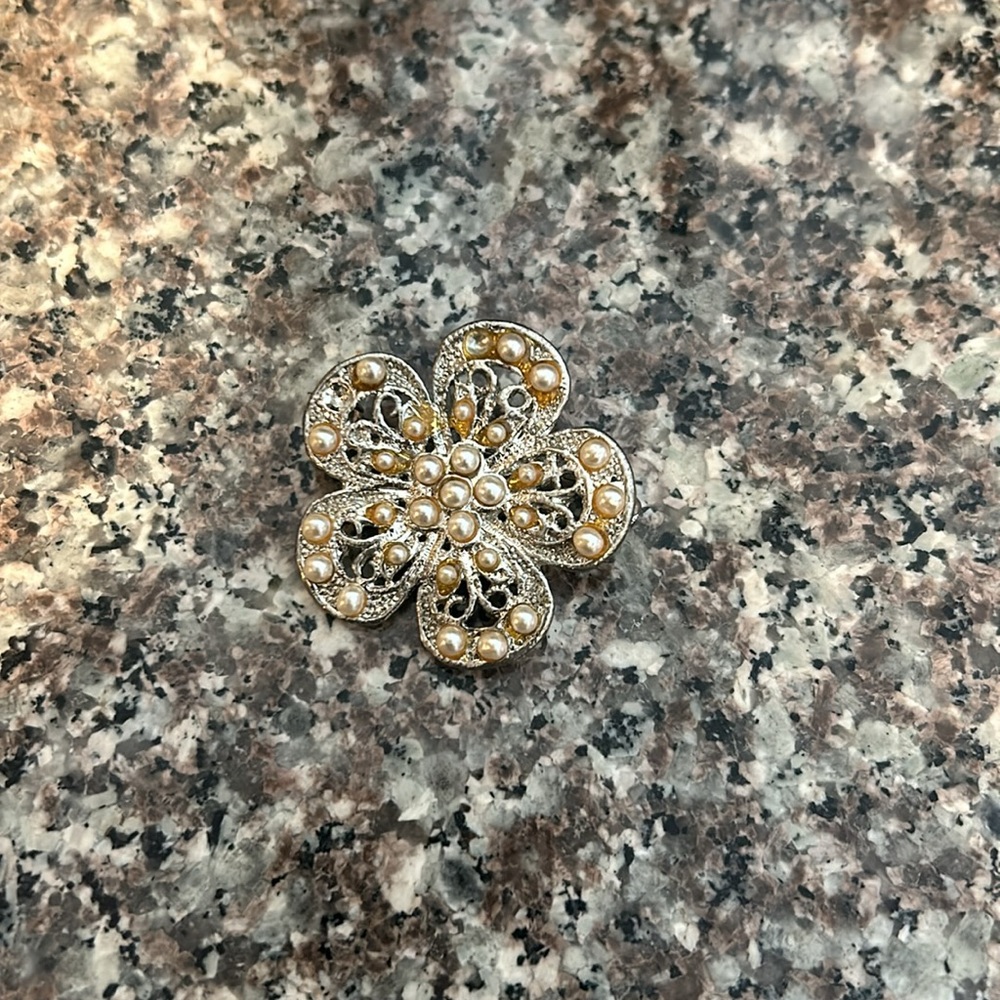 Brooch bundle - Picture 3 of 5